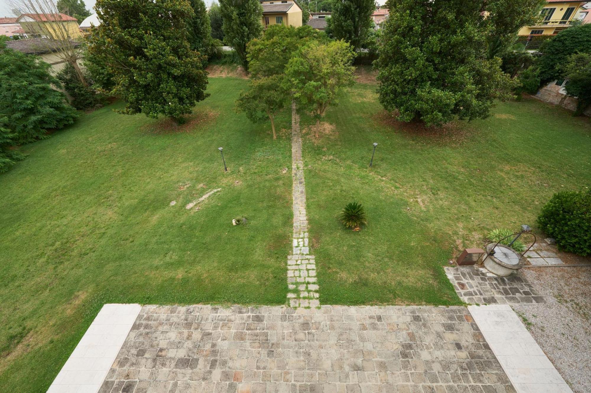Villa Martin Sambruson Exteriör bild